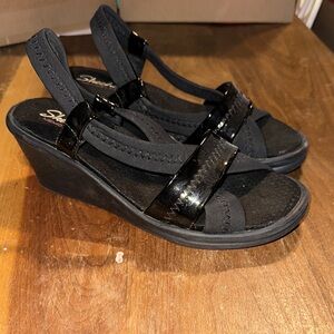 Stylish Skechers Cali Rumblers Black Wedge Memory Foam Sandals Sz 9.5